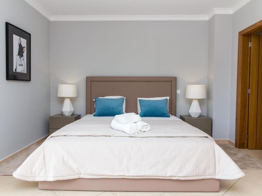 Villa Magnolia O House - Pool View & Privat Garden & Garage Albufeira Exterior foto
